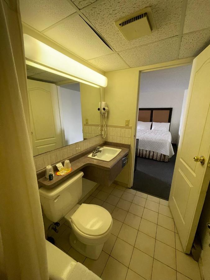 6032 Persepolis Inn Niagara Falls Exteriör bild